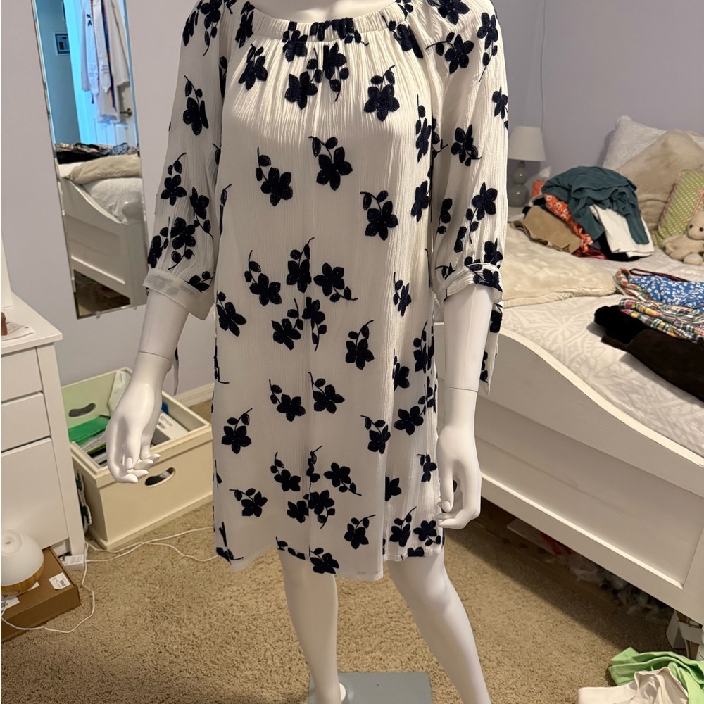 Le Lis Dress